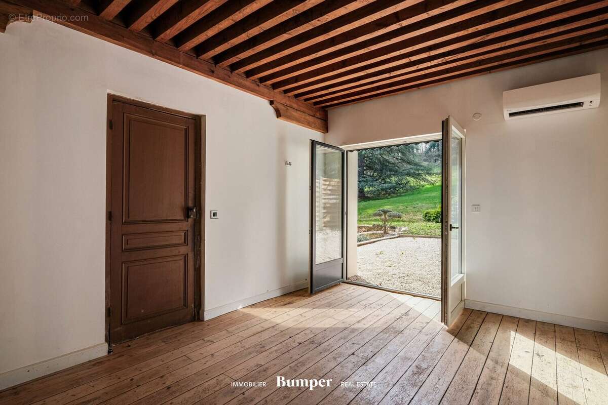 Maison à SAINT-GENIS-LAVAL