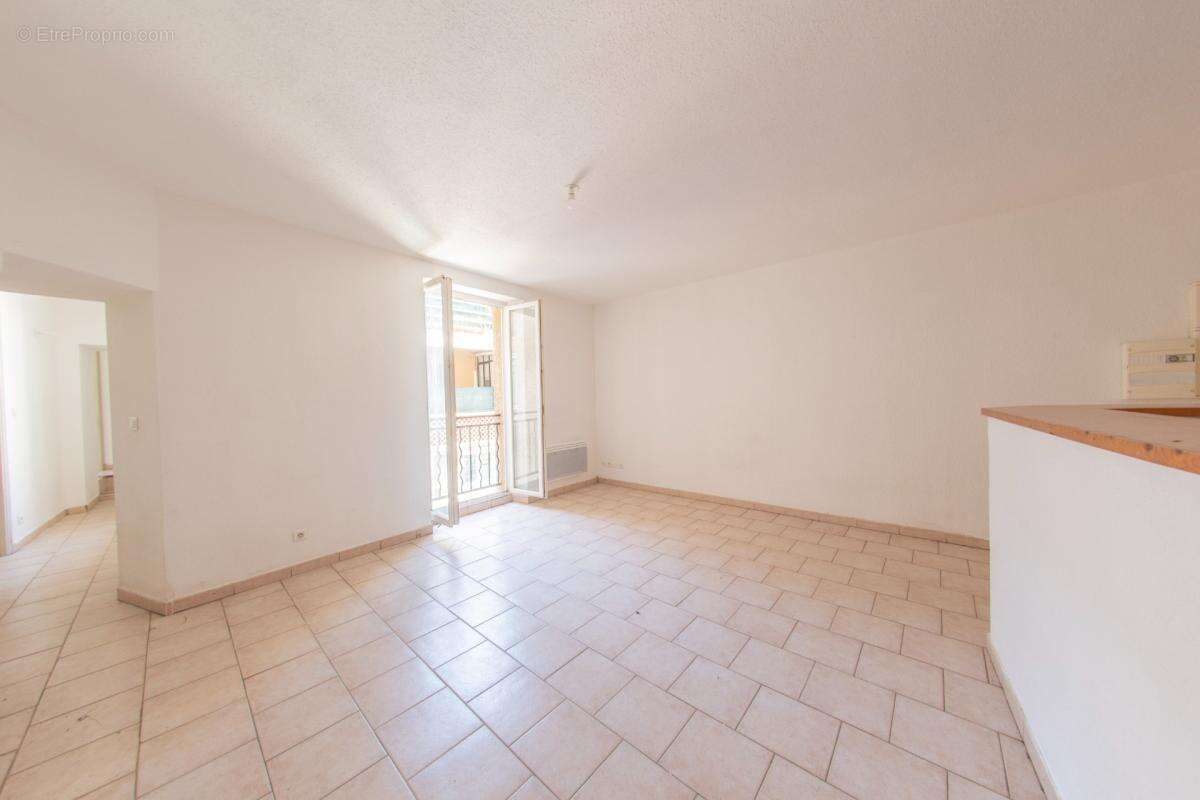 Clermont-l’hérault (34800) – appartement 3 pièces – 2 chambres – séjour 25m² – exposition ouest – dpe b - photo 4