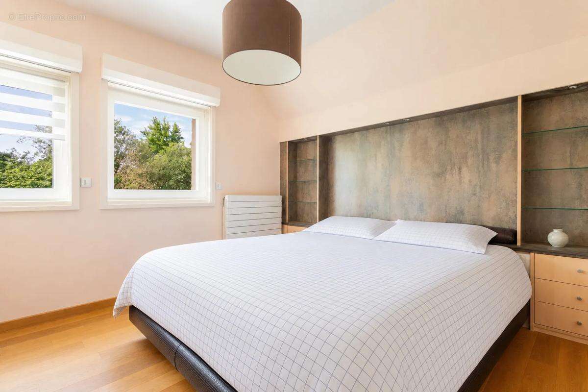 Maison de 7 pièces de 190 m² à Noyelles-lès-Seclin - photo 9