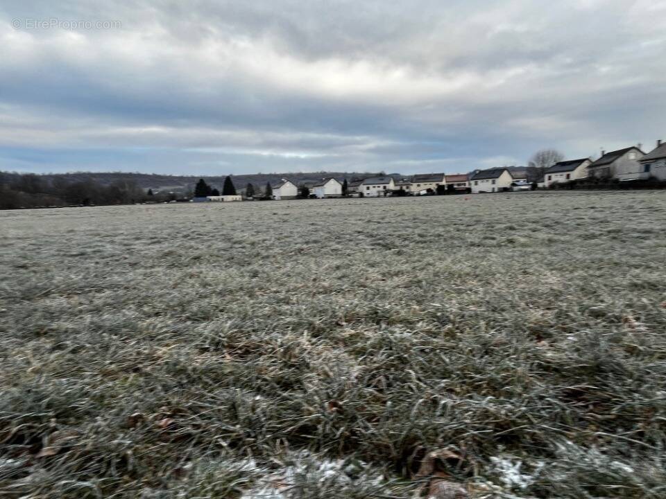 Terrain à JUSSAC