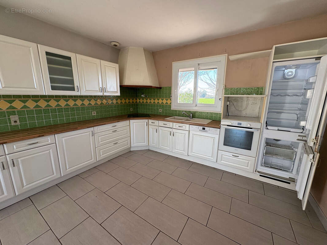 Maison à PINS-JUSTARET