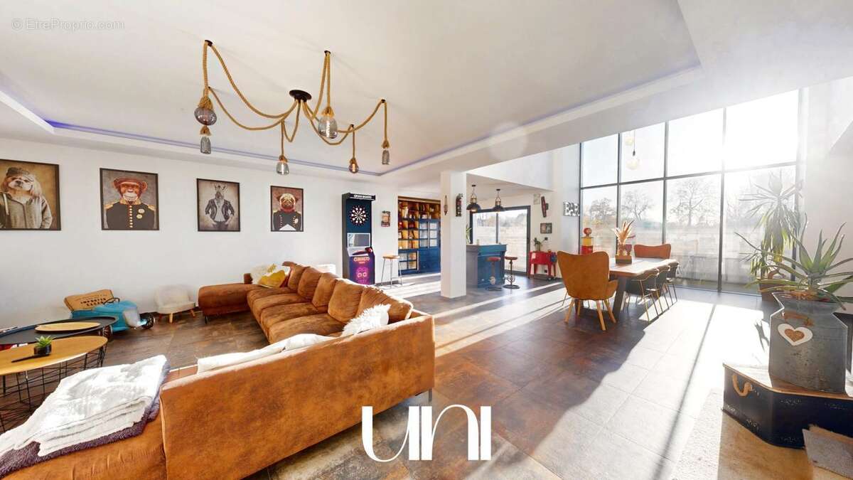 Maison 9 pièces 317 m2 avec terrasse - Saint-Loup-Hors - photo 6