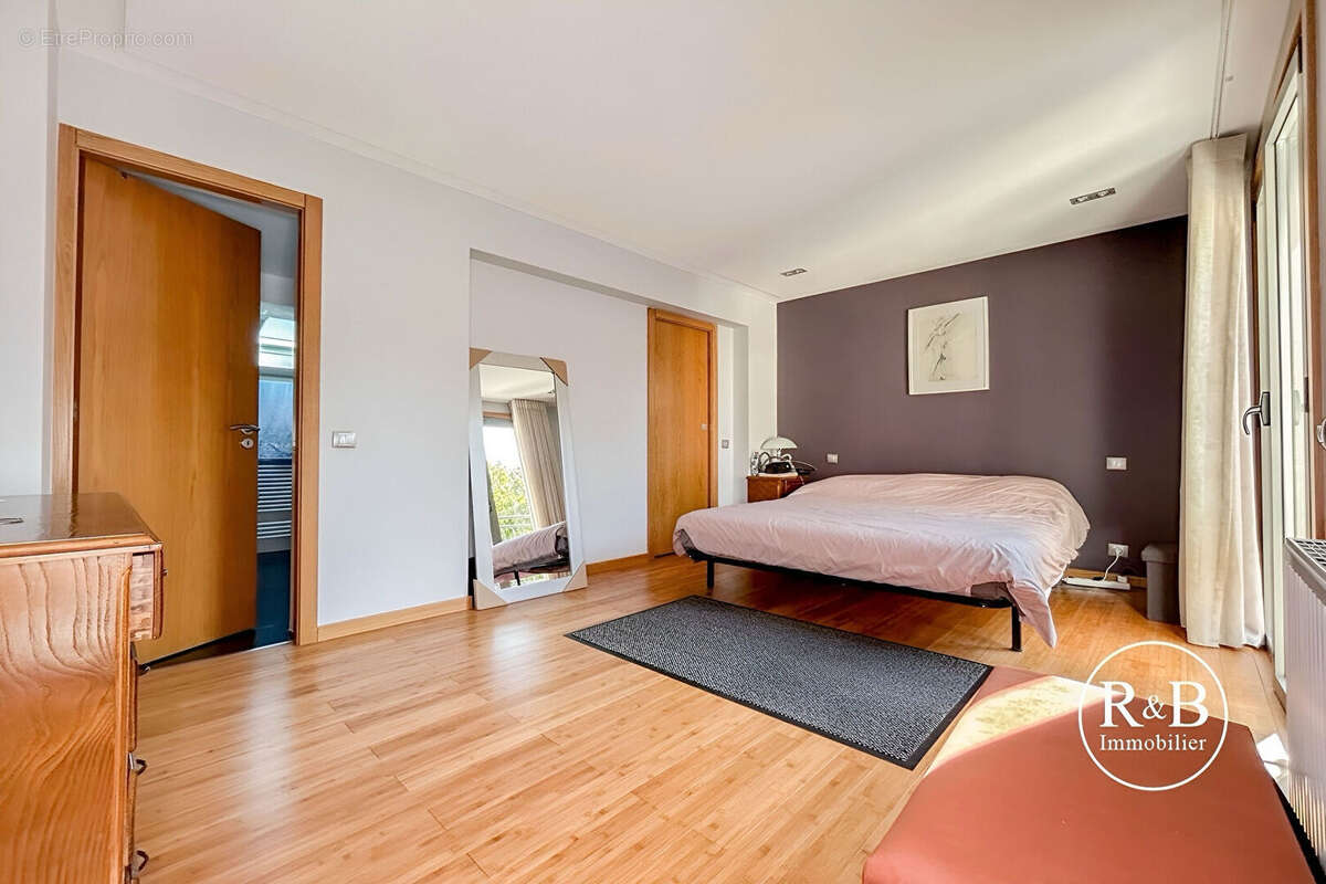 Maison à LES CLAYES-SOUS-BOIS