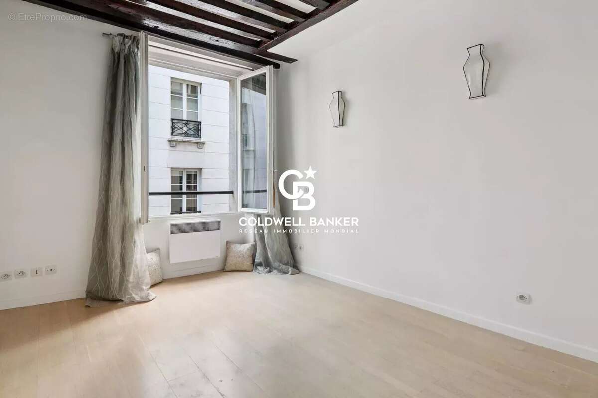 Appartement à PARIS-7E