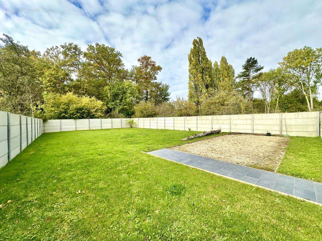 Maison à VILLENEUVE-LES-BORDES