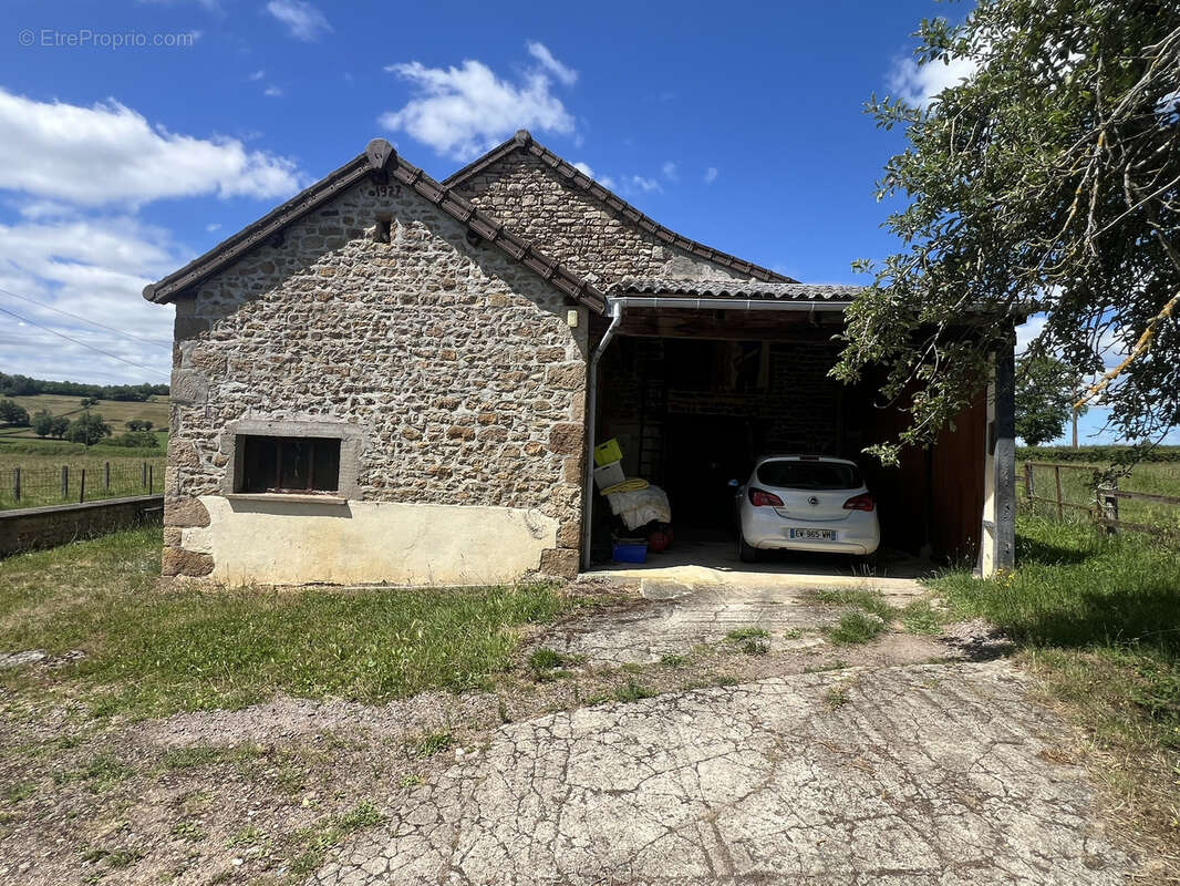 Maison à SAINT-JULIEN-DE-CIVRY