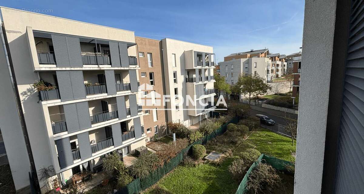 Appartement à DECINES-CHARPIEU