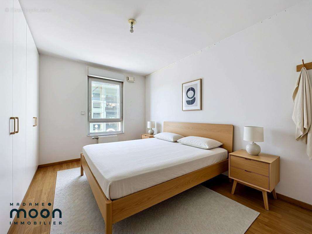 Oullins Centre - T3 61m² - Balcon - Garage - photo 7