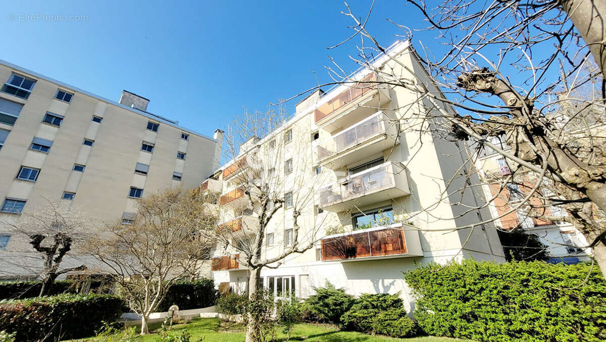 Appartement à BOIS-COLOMBES