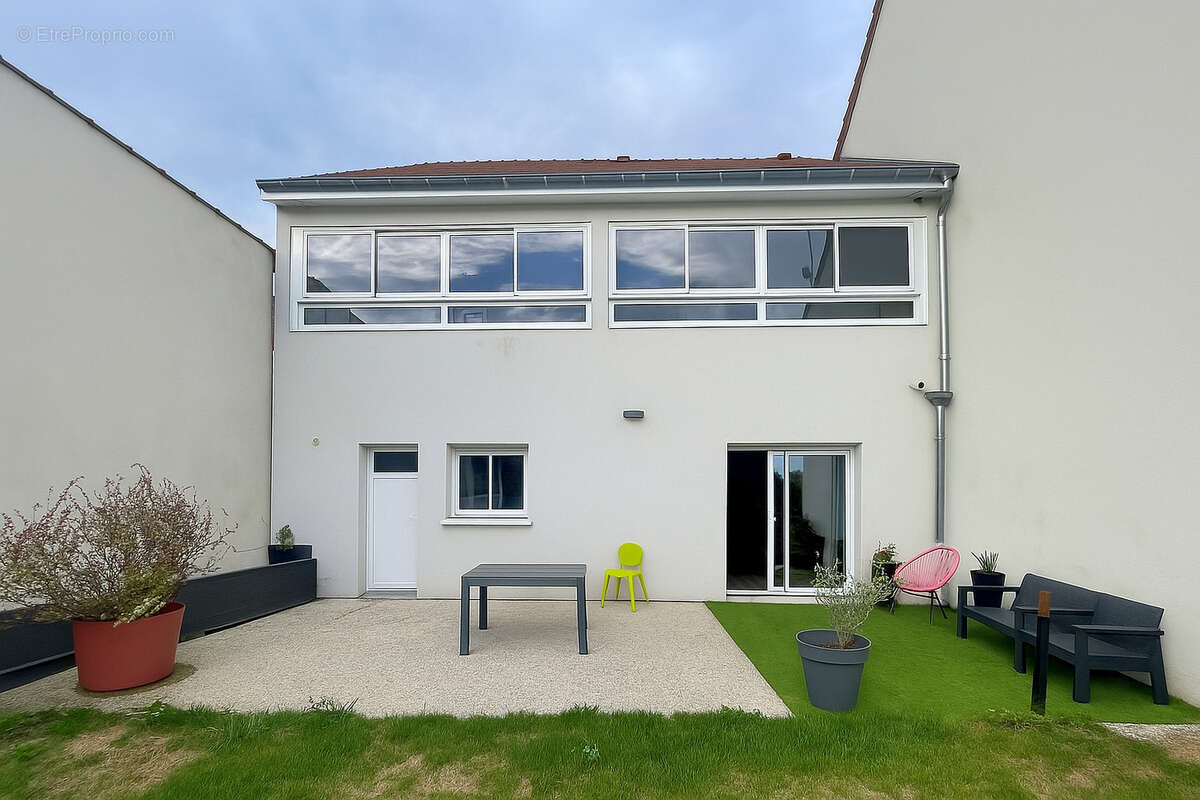 Maison à SAULON-LA-RUE