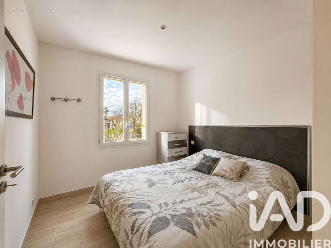 Maison 89 m² à Saint-Sauveur-D'aunis  - photo 5