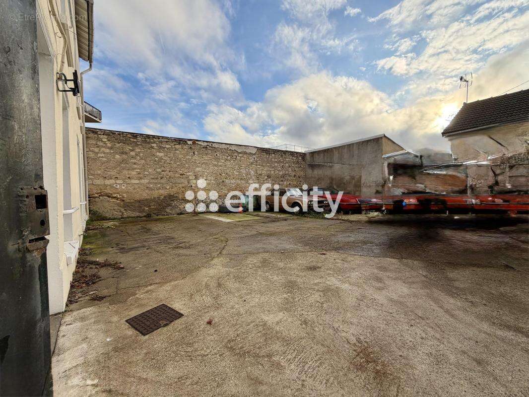 Maison à SAINT-MAUR-DES-FOSSES