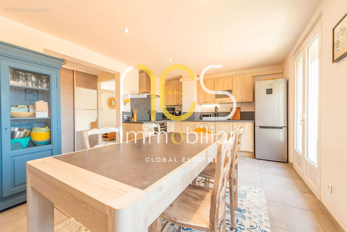 Appartement à CHATEAUNEUF-LES-MARTIGUES