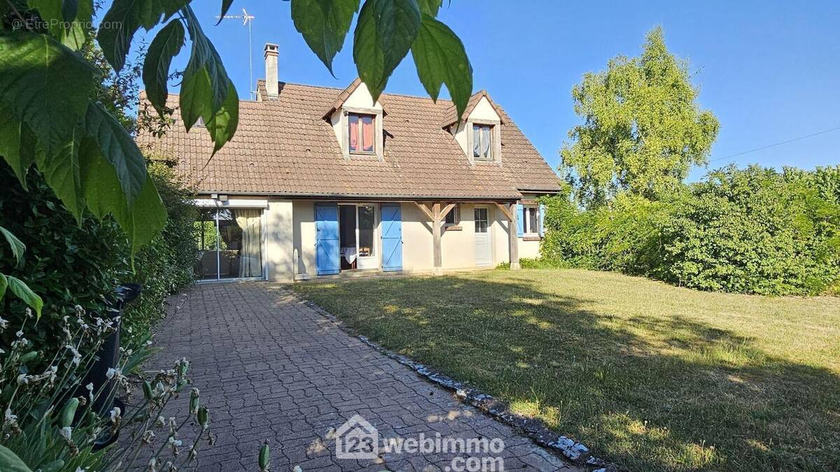 Venez visiter cette maison d'une surface de 135 m². - Maison à BOULANCOURT
