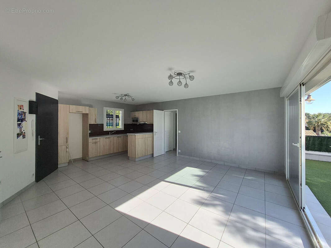 Appartement à SAUSSET-LES-PINS