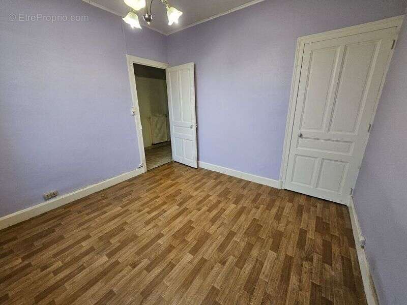 Maison à MONTROND-LES-BAINS