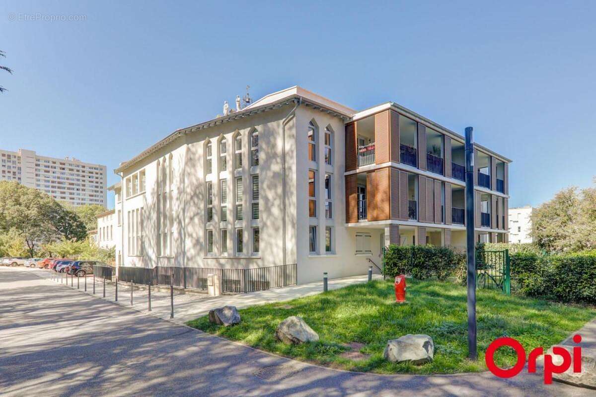 Magnifique  Duplex T4 avec terrasse et piscine - Lyon 5e - photo 11