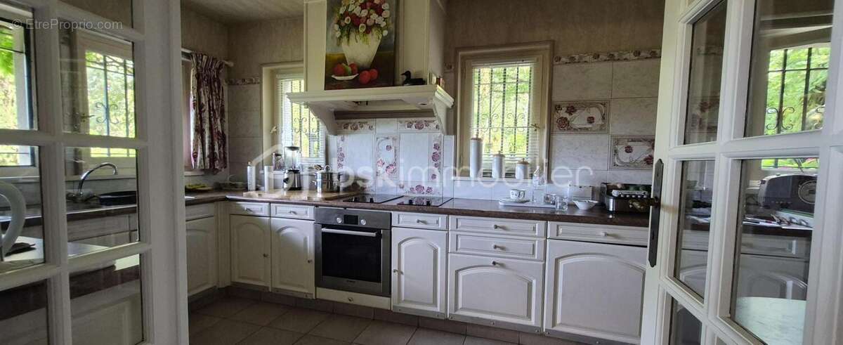 Maison spacieuse avec sous sol total et verranda – Vente unique - photo 5
