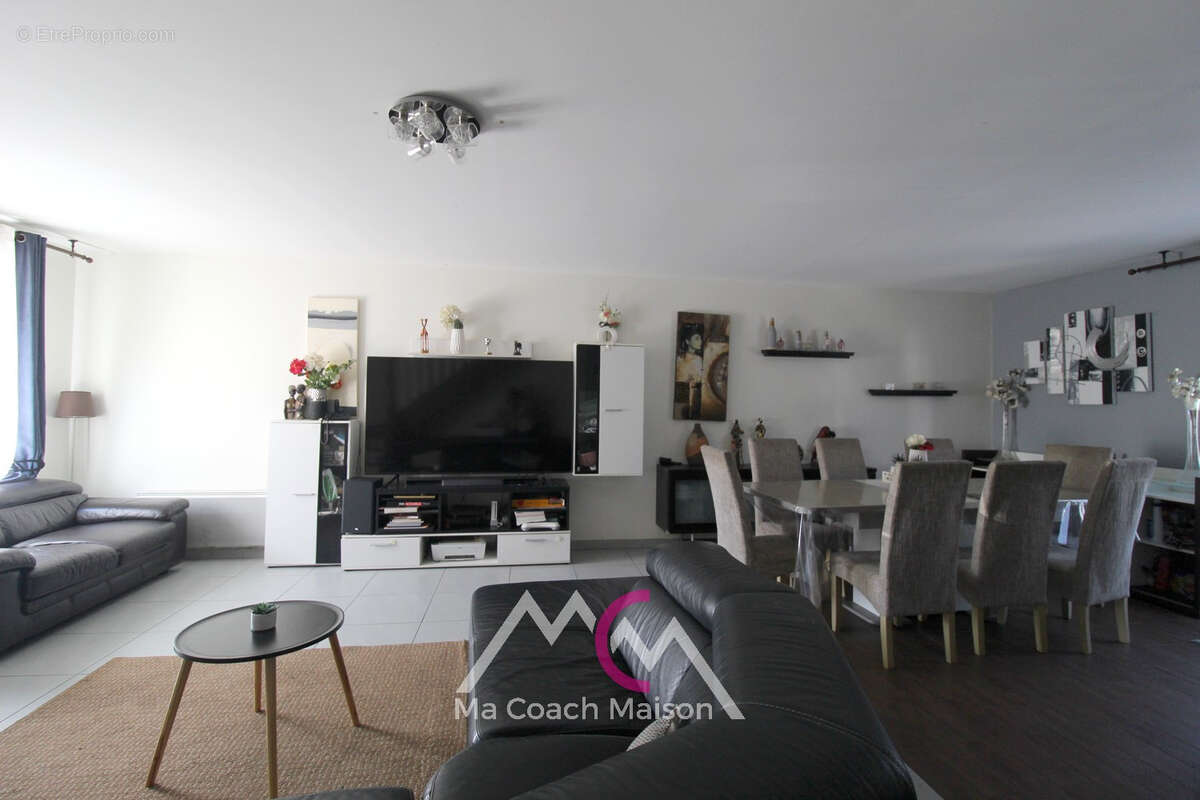 SAINTE-ANNE-SUR-BRIVET proche centre ville, maison avec vie de plain-pied d'environ 117 m2 - photo 2