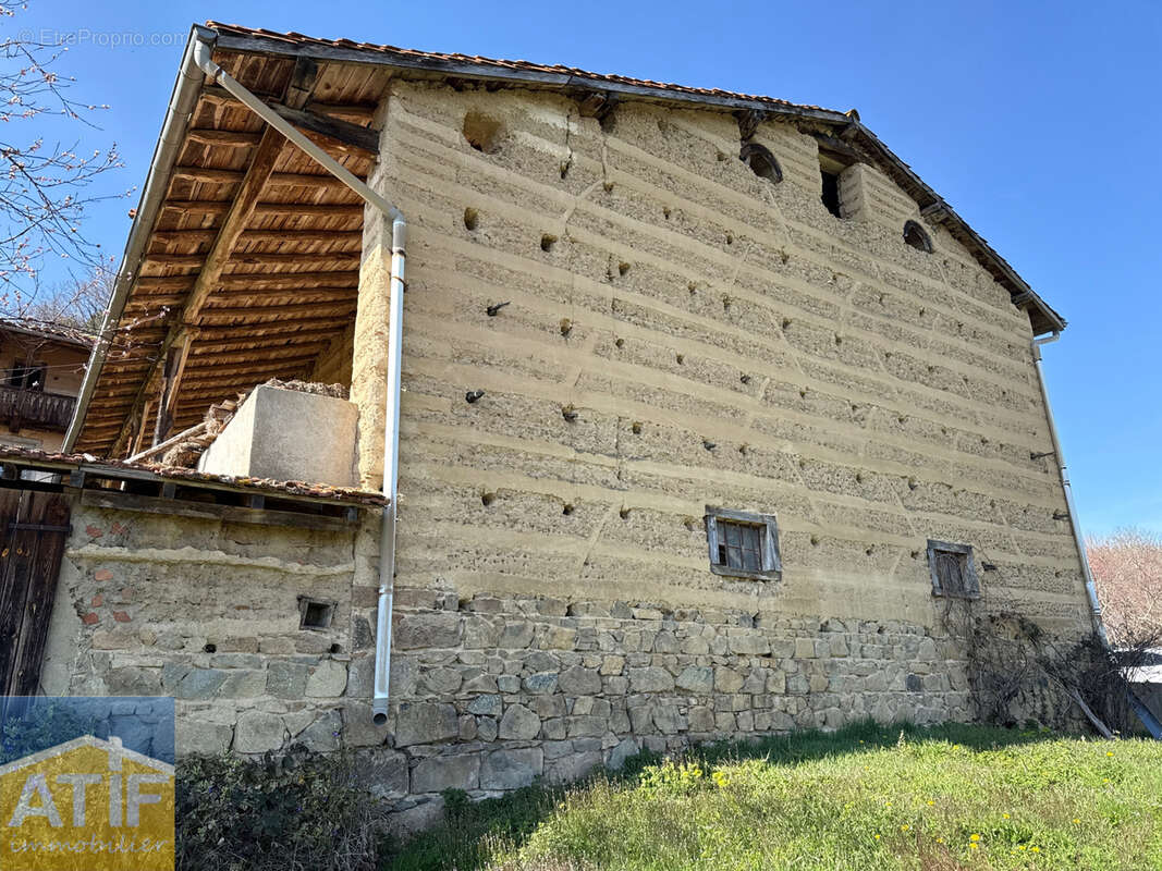 Maison à SAINT-MARTIN-LA-SAUVETE