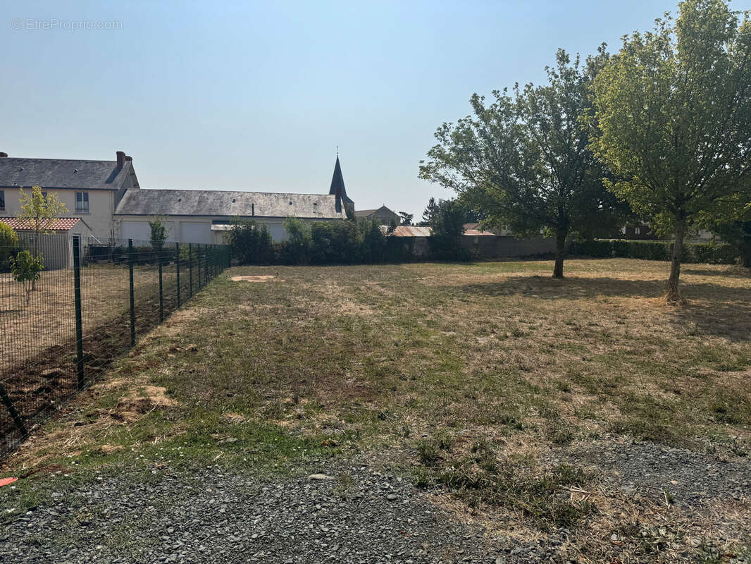 Très beau terrain à bâtir- ST ÉTIENNE DE BRILLOUET - 85210 - photo 2