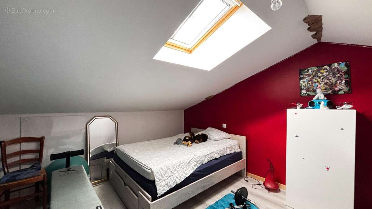 Maison en pierre,  Uchizy, 152 m2 avec beau terrain arboré et dépendances - photo 12