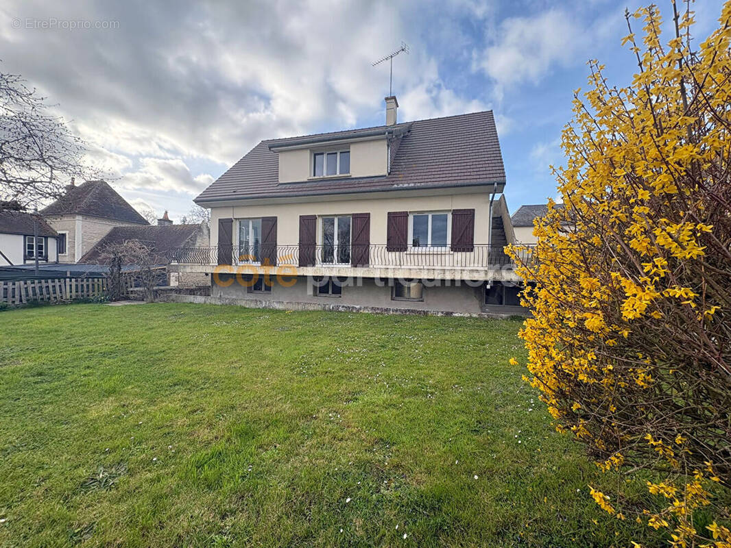 Maison à MEZIDON-CANON