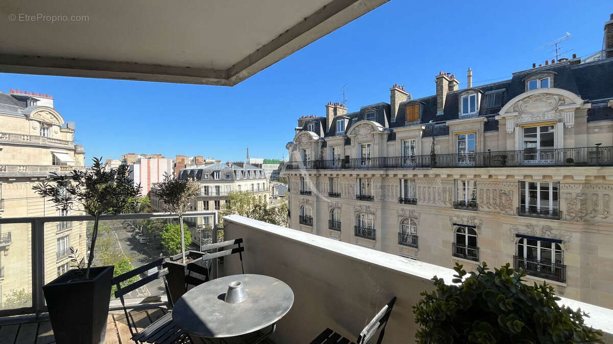 Appartement à PARIS-16E