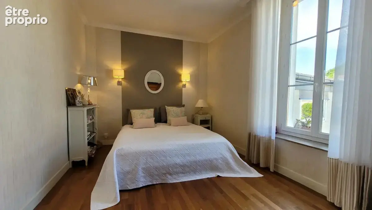  Maison en pierre avec grange et grand terrain paysagé de 2 100 m² à Péronville  - photo 7