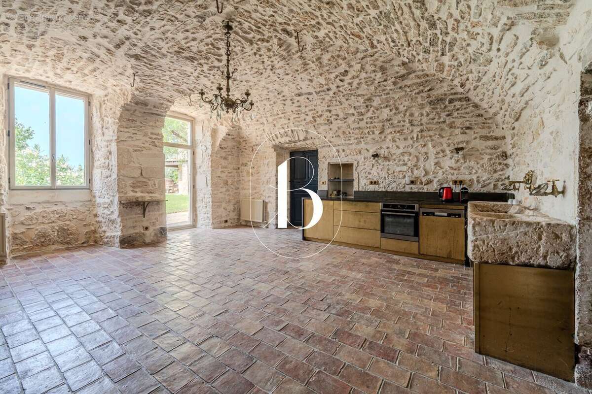 Maison 950 m² à Goudargues  - photo 33