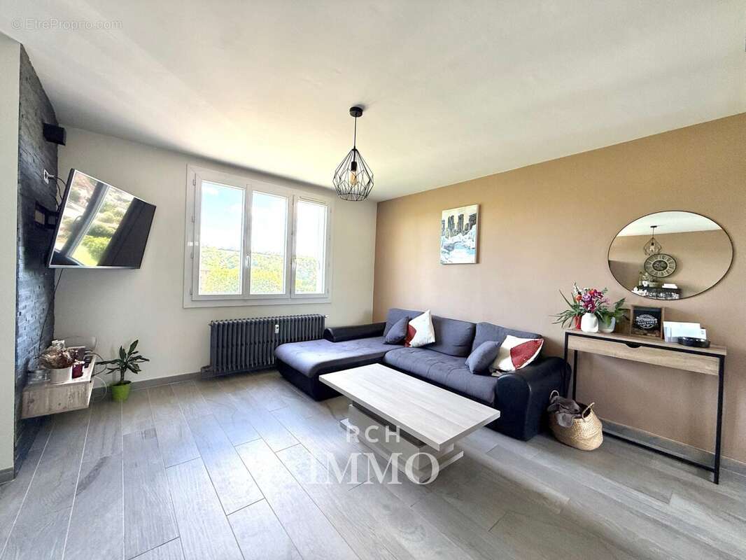 Appartement à SAINT-SYMPHORIEN-D'OZON