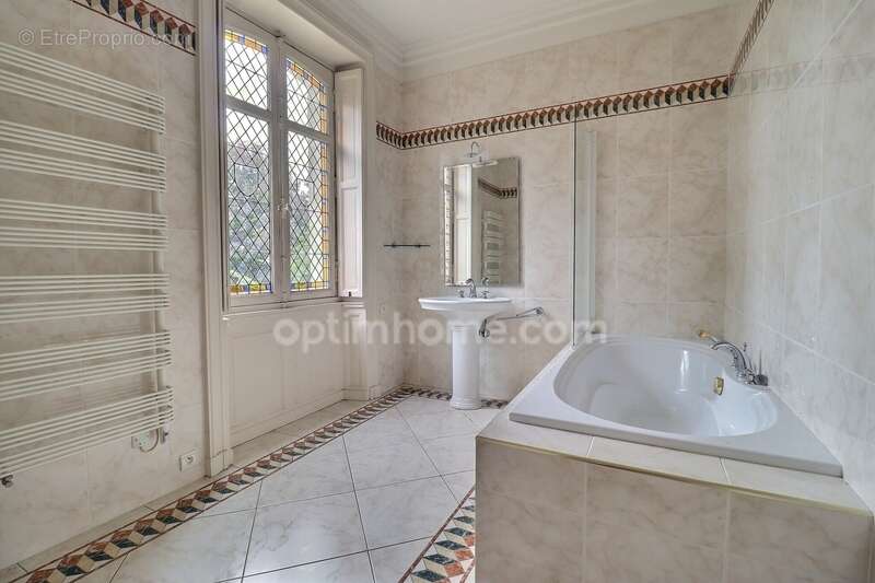 Maison à LA CHAPELLE-SUR-ERDRE