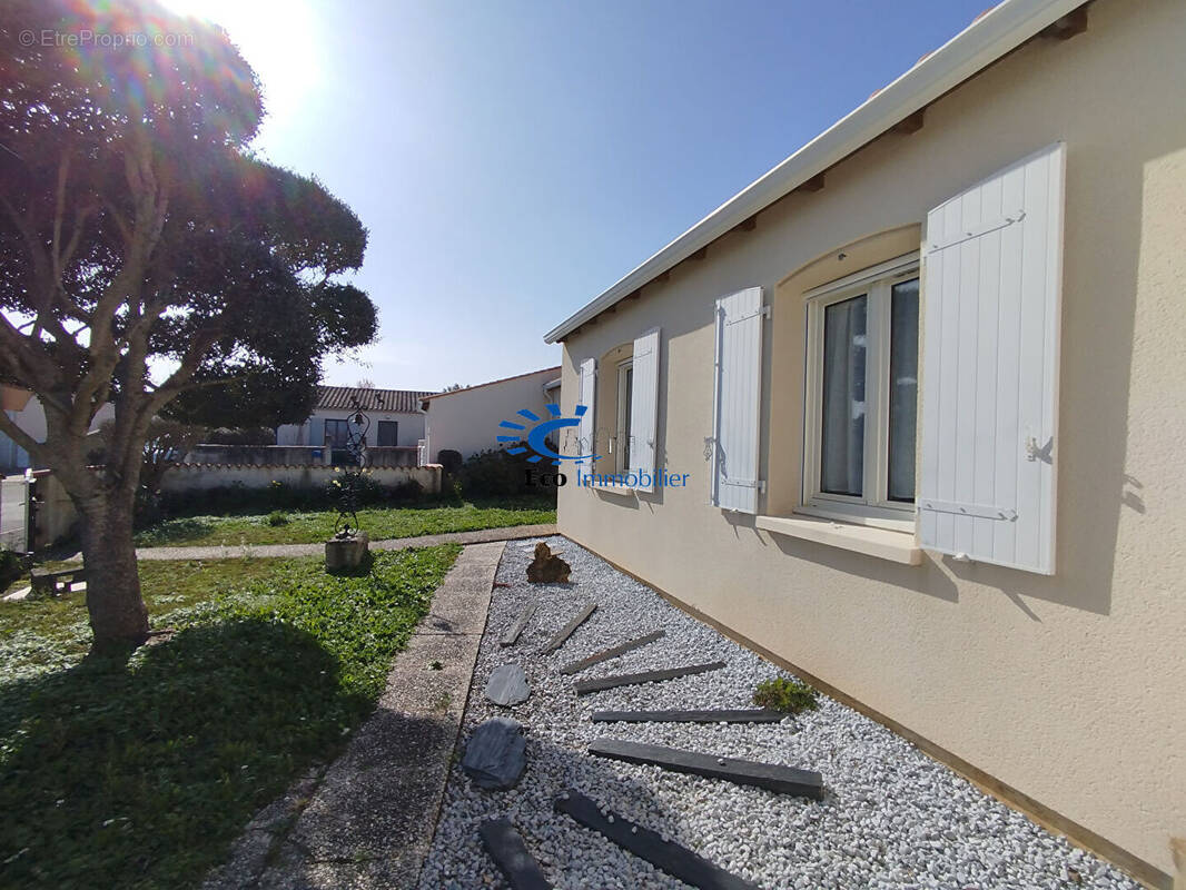 Maison à DOMPIERRE-SUR-MER