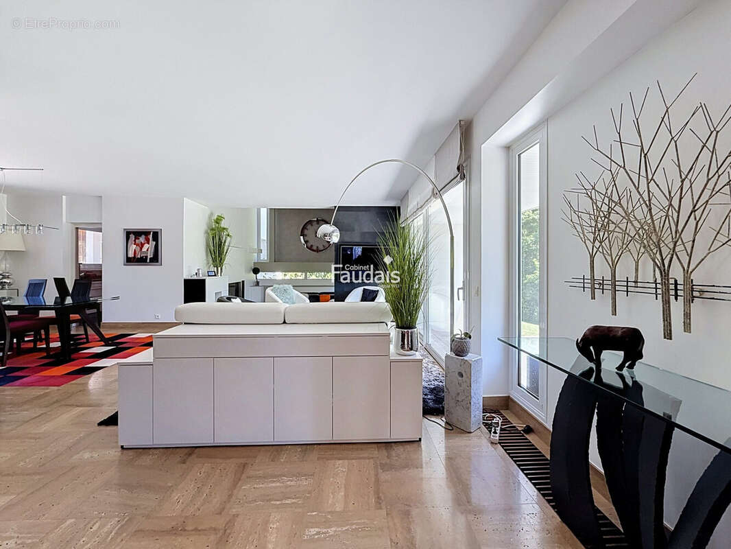 Maison 275 m² à Saint-Andre-De-L'epine  - photo 8