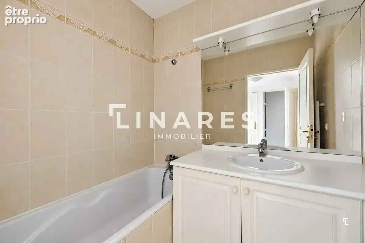 LE ROLAND – Appartement T3 de 76 m² - Terrasse – 13008 - photo 7