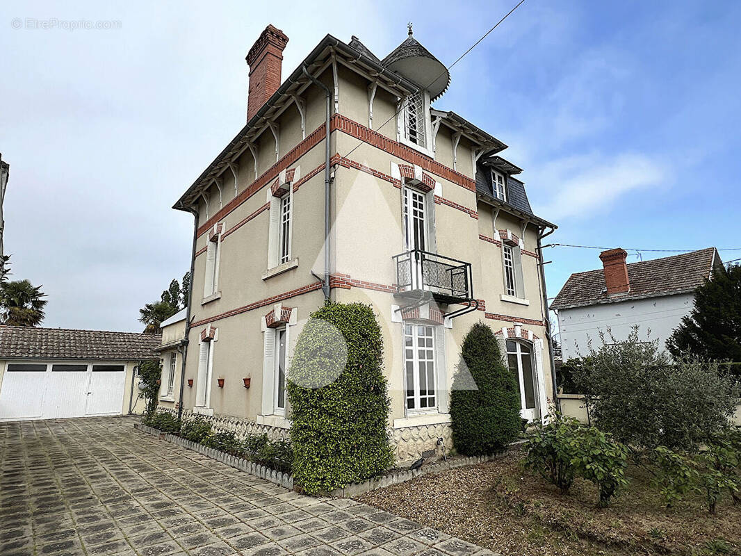 Maison à MONTPON-MENESTEROL