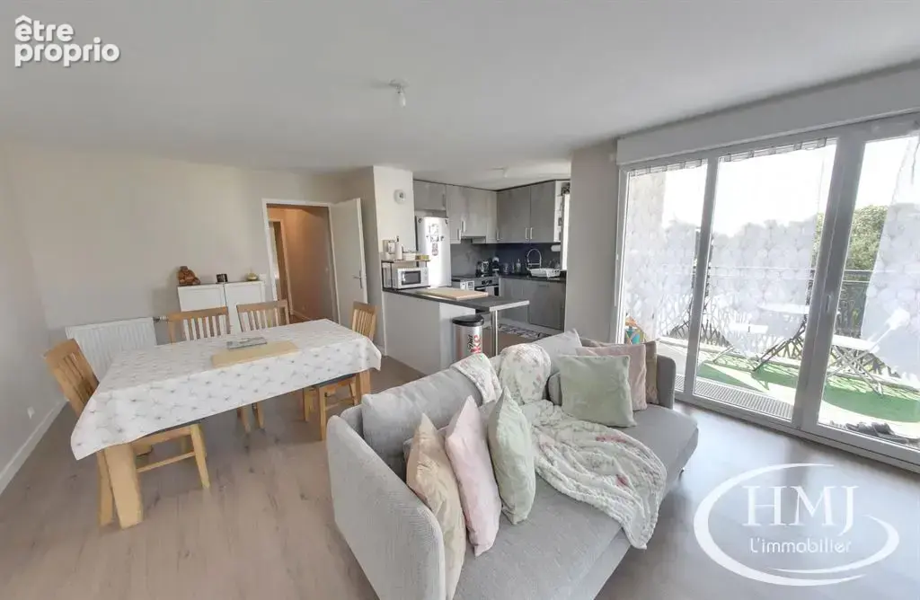 Appartement 4 pièces 79 m² à vendre à Courcouronnes (91080) - photo 2