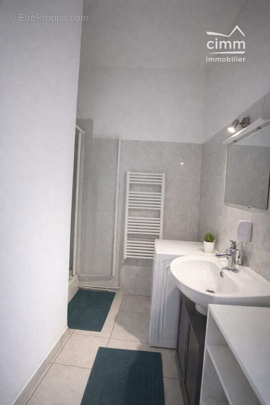 Appartement à SAINT-SIMEON-DE-BRESSIEUX