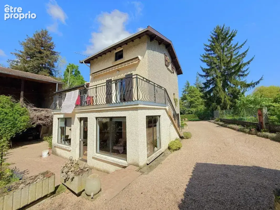 Maison à SAINT-GENIS-LAVAL
