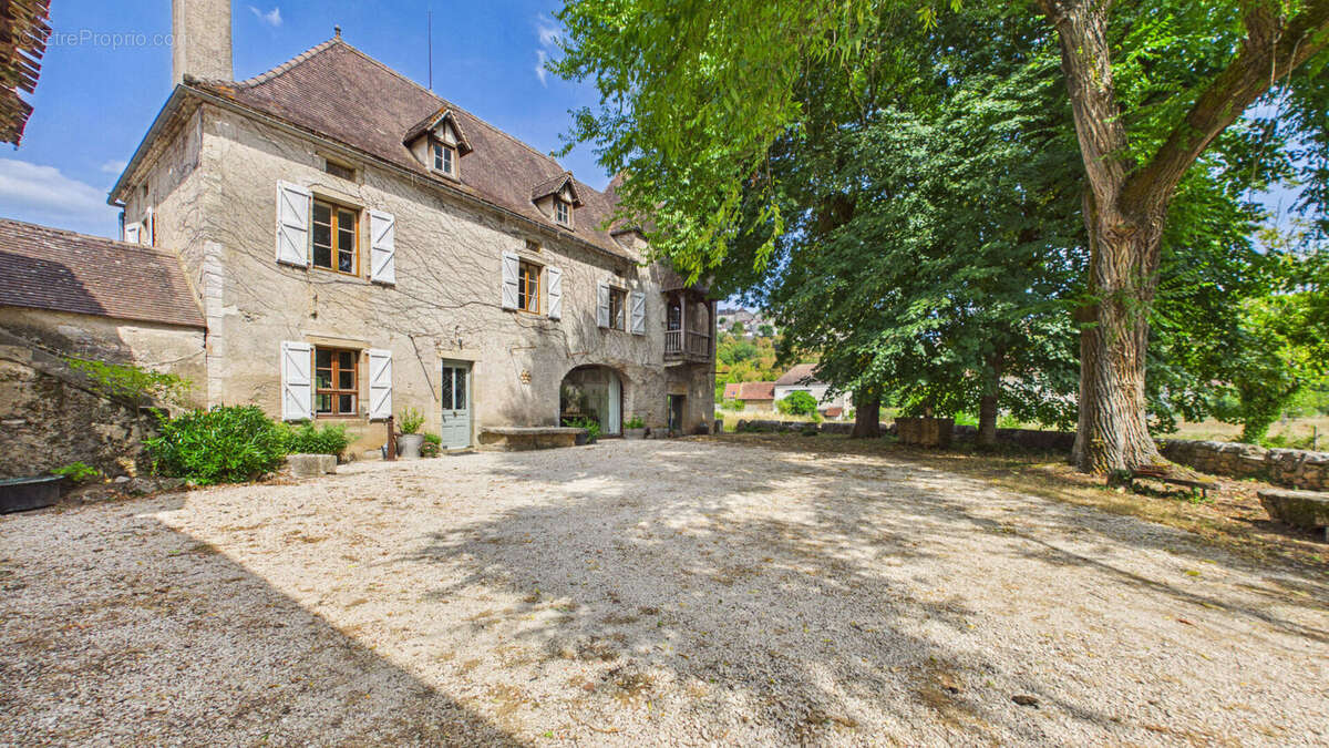 Propriété de charme avec vue dégagée et accès aux rives du Lot - photo 2