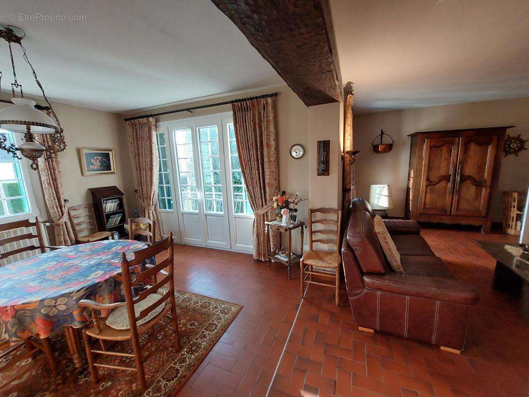 Maison à LES BAUX-SAINTE-CROIX