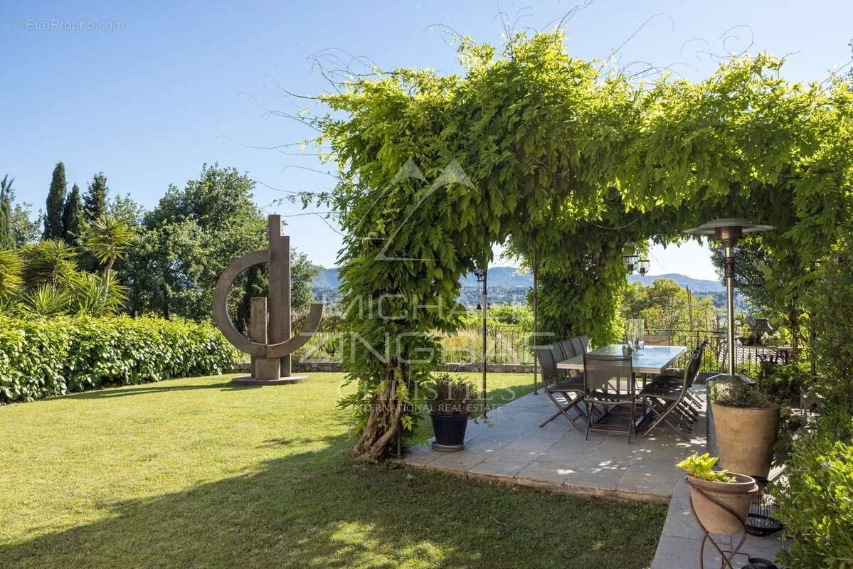 Maison à MOUANS-SARTOUX