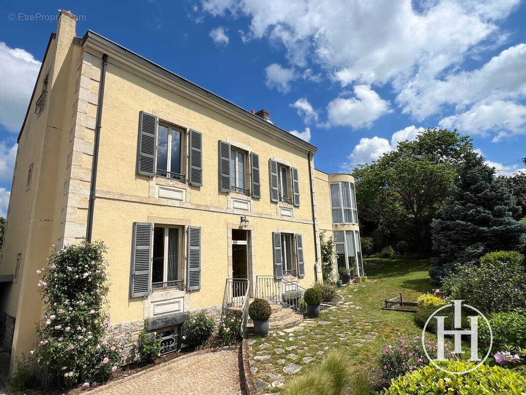Maison à MONTLUCON