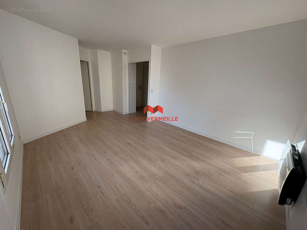 Appartement à VOISINS-LE-BRETONNEUX