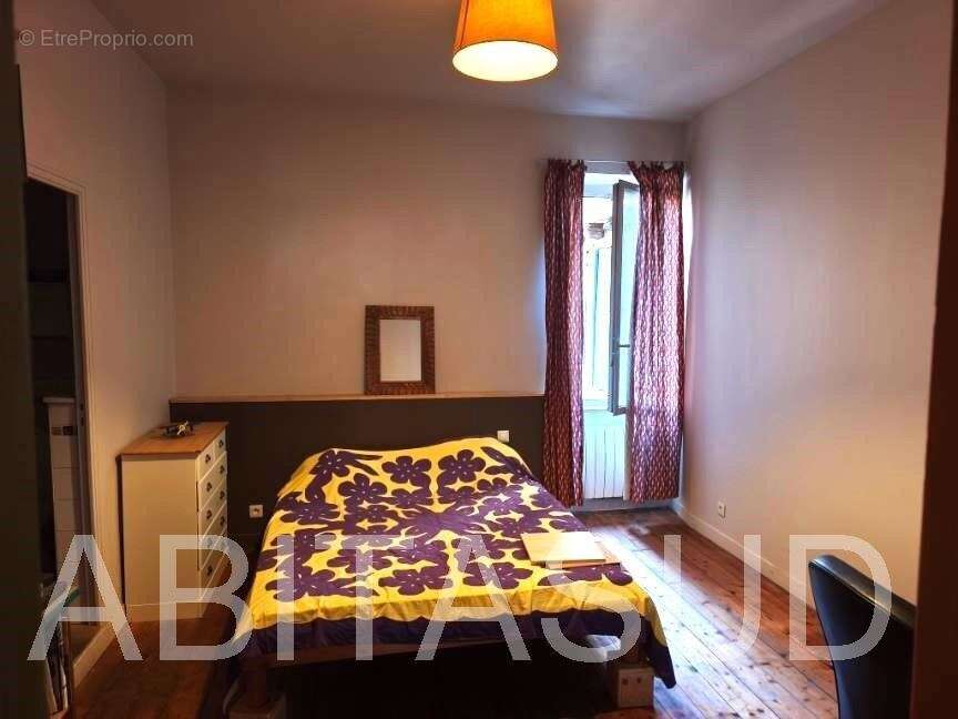 REALMONT Belle maison ancienne 242 m² beaux volumes 4 chambres - photo 4
