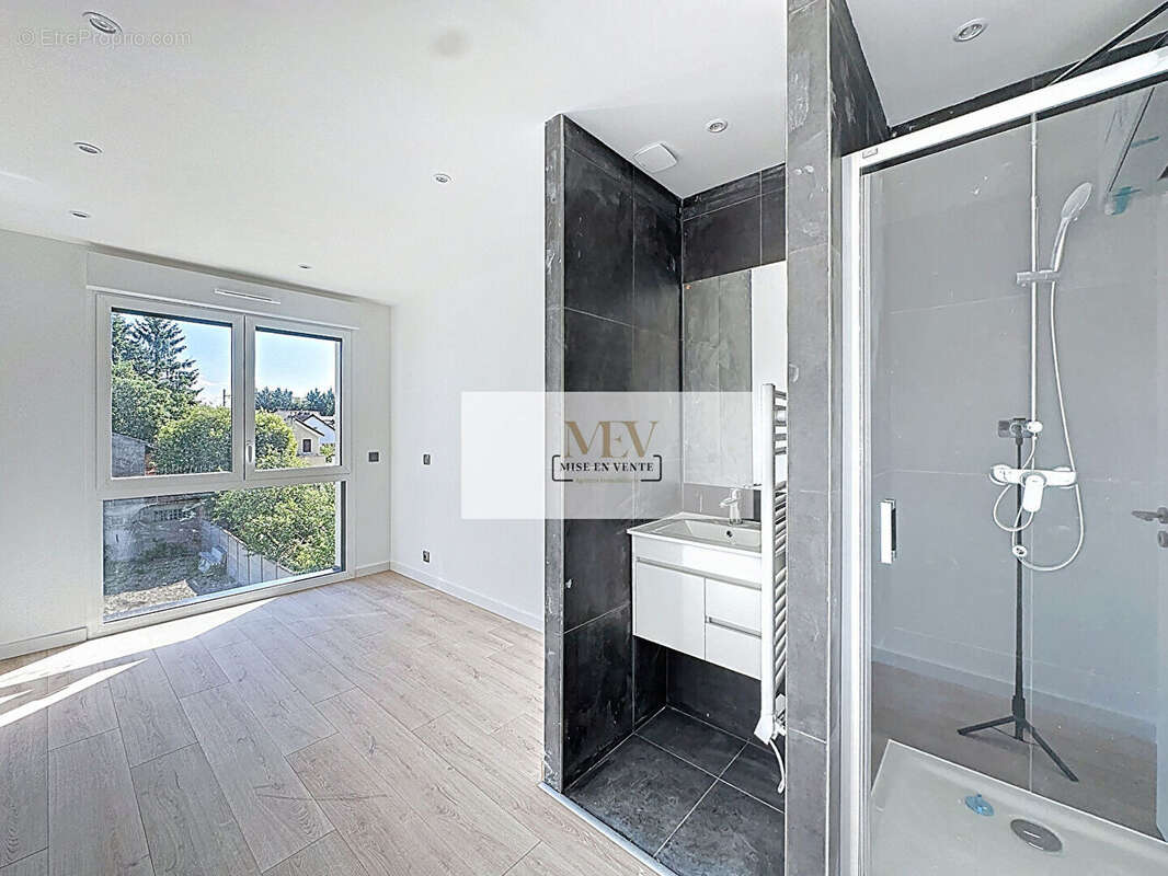 Maison à BRY-SUR-MARNE