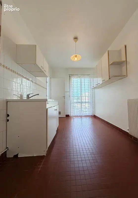 Appartement F4 lumineux avec parking - photo 4