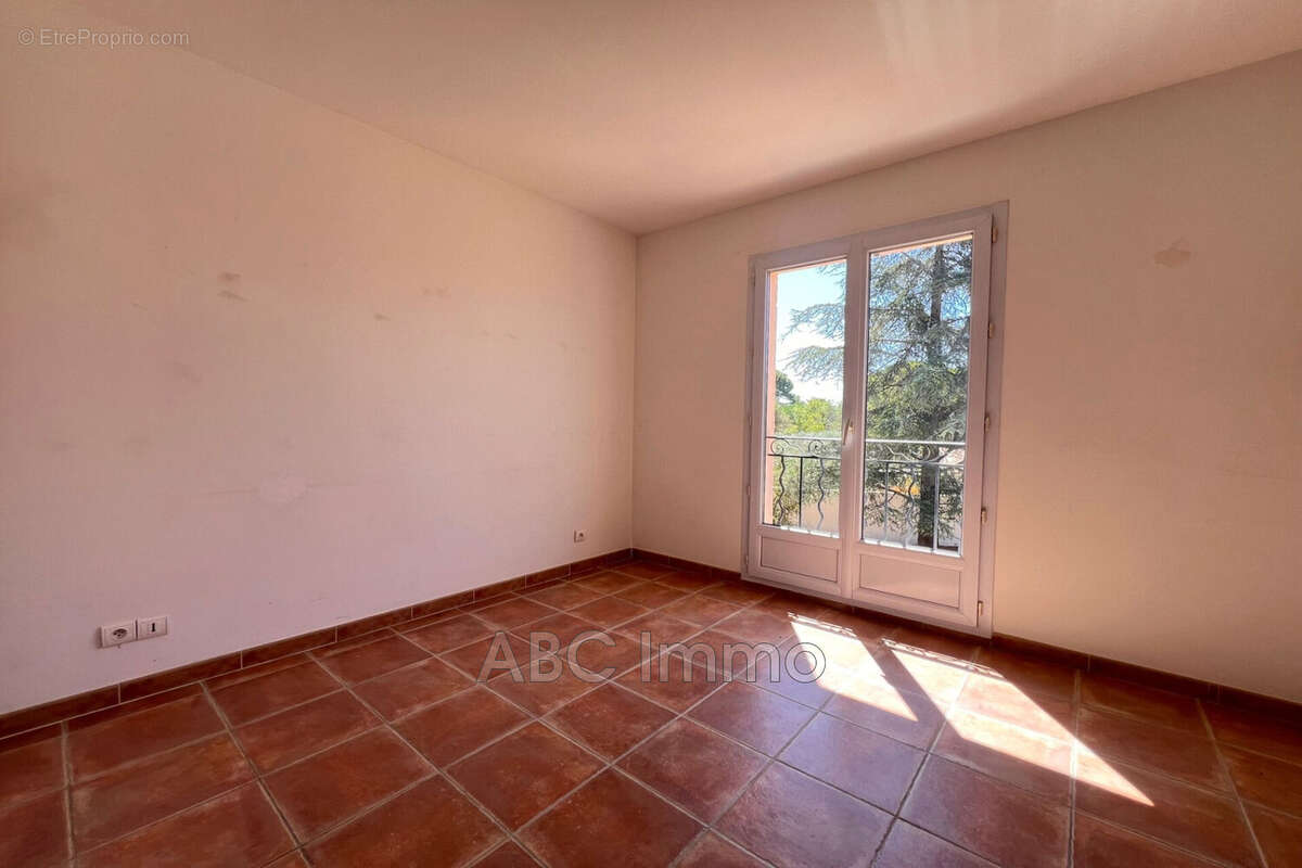 Maison 150 m² à Aix-En-Provence  - photo 9