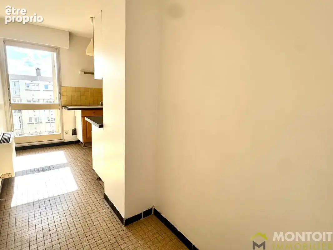 Appartement 4P - 80 m2 - 2 chambres - cave - parking sous-sol et parking exterieur - photo 4