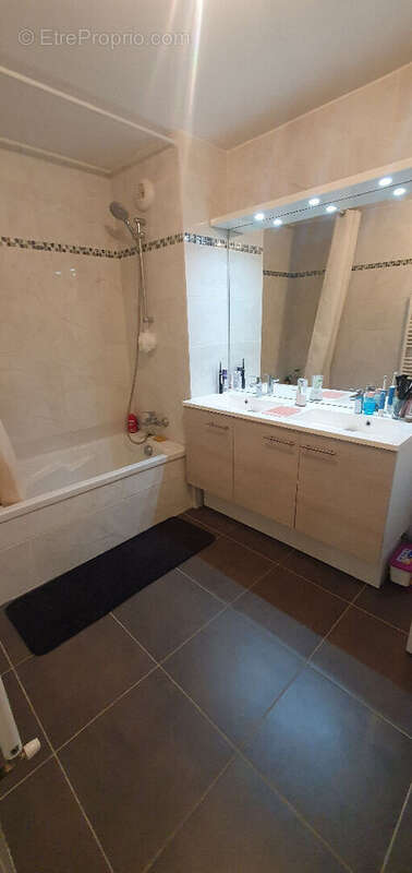 Appartement à VILLE-LA-GRAND